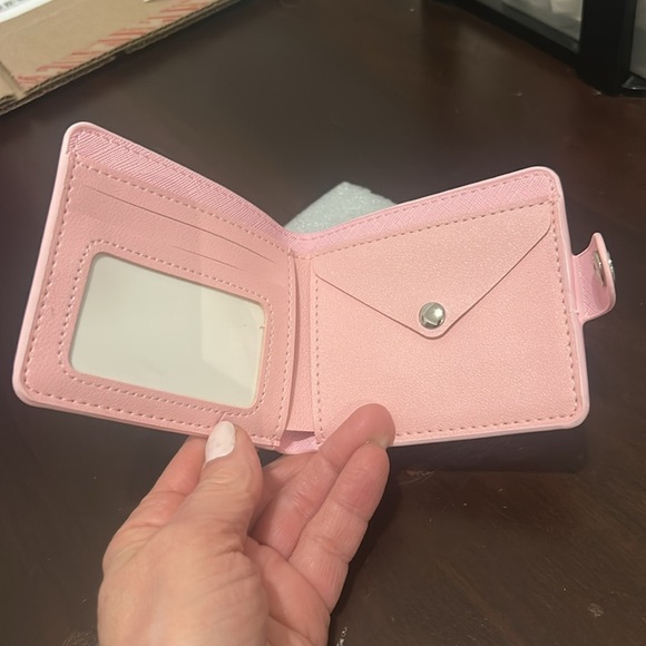 Sanrio Hello Kitty Wallet and Key Chain NEW - Picture 3 of 10